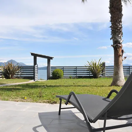 Cozy In Faros, Raches *