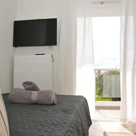 Cozy In Faros, Raches *