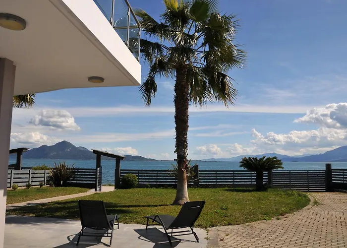 Cozy In Faros, Raches * Ράχες