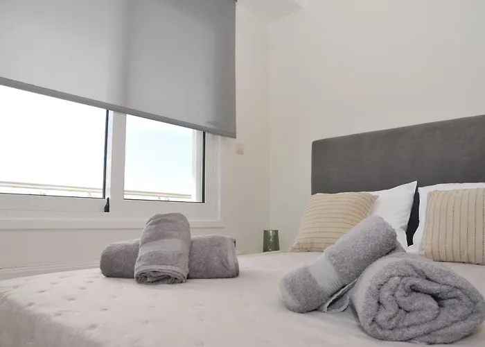 Cozy In Faros, Raches *