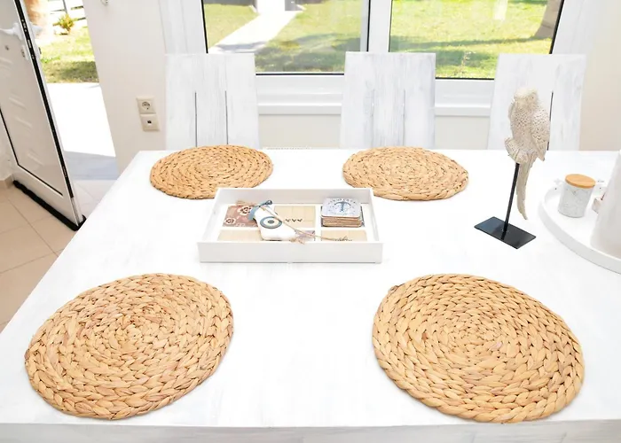 Cozy In Faros, Raches * Ράχες